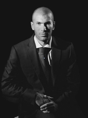 pg电子官网：压哨反转！争议边锋闪电归队引爆足坛，海港妙手还是险棋？