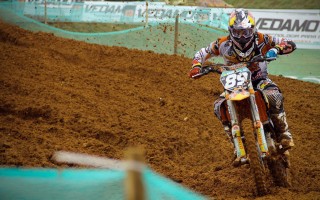 pg电子官网|虽败犹荣！白卓璇激战萨巴伦卡，周杰伦现场助威见证新星崛起