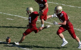 pg电子官网_渝超联赛爆发严重冲突 赛后围攻裁判事件震惊重庆足坛