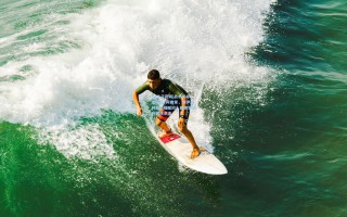 pg电子官网|战术革命者哈维·阿隆索，将伊比利亚的细腻织入英德足球的钢铁洪流